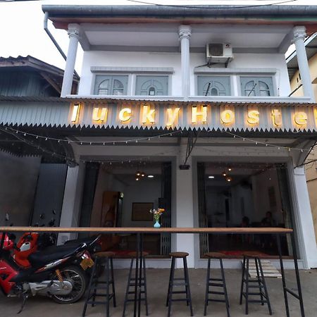 Lucky Hostel Luang Prabang Buitenkant foto
